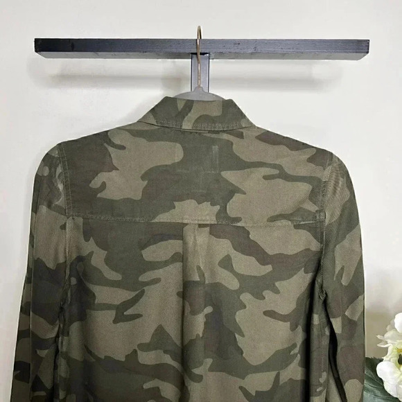 Jessica Simpson Camo Button Down - XS - Double Pocket - Soft - Green Long Sleeve - Picture 5 of 6